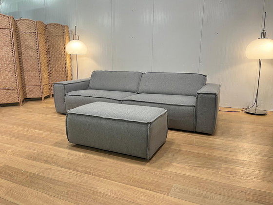 Image 1 of ZGAN Fest Amsterdam 3-Zits Bank + Hocker - KVADRAT Grijs