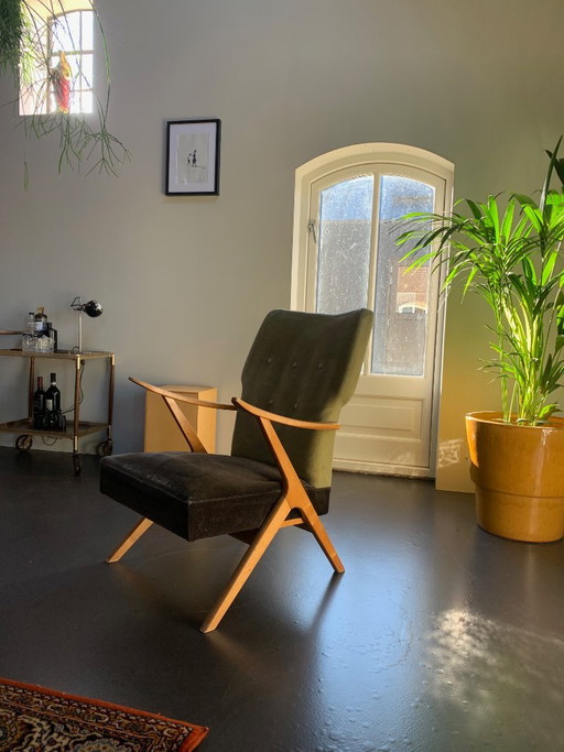 Mid century lounge chair