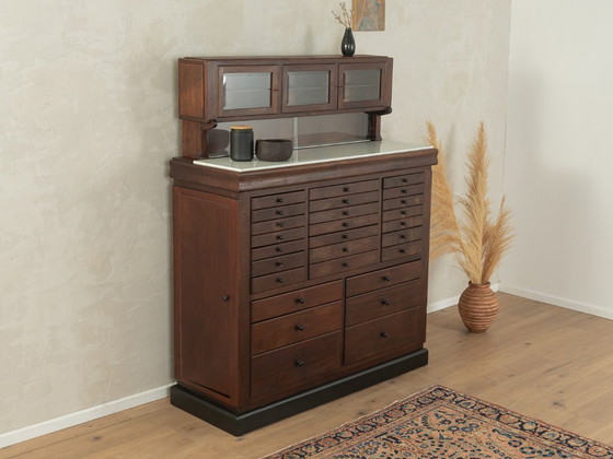 Image 1 of Cabinet dentaire ancien, classeur, années 1920