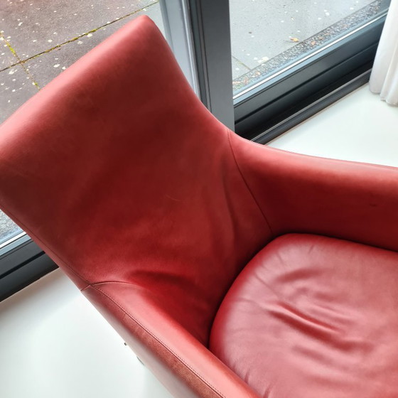 Image 1 of Sillón rojo Gerard van den Berg con reposapiés a juego