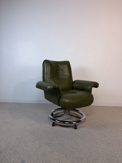 Poltrona lounge vintage in pelle verde – stile Tucroma