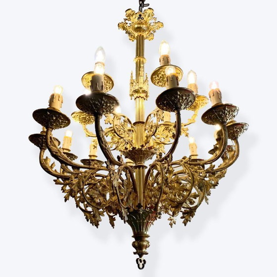 Image 1 of Lampadario neogotico in bronzo dorato - Lampade a sospensione antiche francesi a 18 luci per chiesa