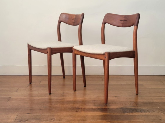 Set of 2 Johannes Andersen Dining chairs for Uldum Møbelfabrik – Wood, Vintage (photo 2 of 11)