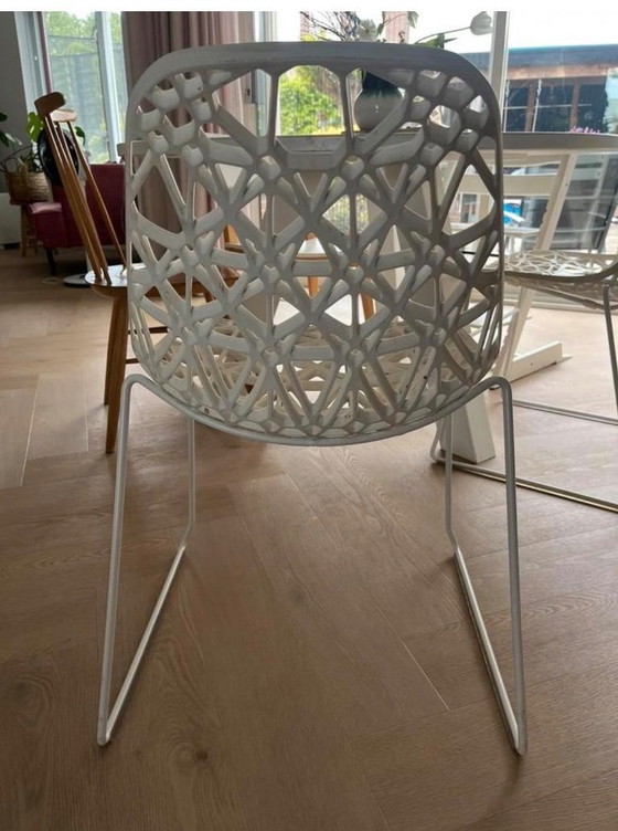 Image 1 of 2 plastic dining table chairs - Crassevig - Loods 5