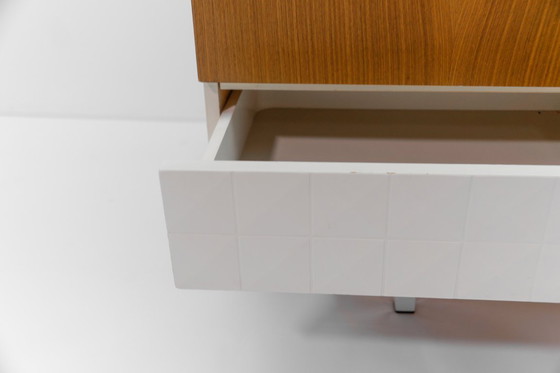 Image 1 of Credenza moderna marrone e bianca di metà secolo, anni '60