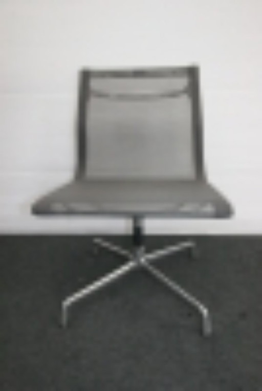 Vitra Eames Alu Chair EA106