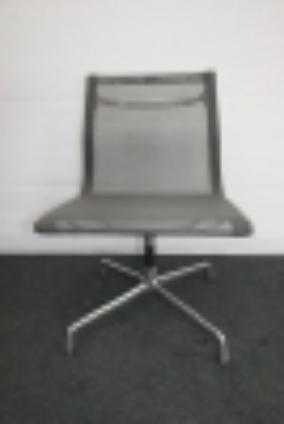 Image 1 of Vitra Eames Alu Chair EA106