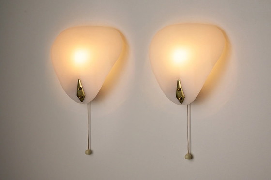 Driehoekige wandlampen van acryl en messing, Wit, Vintage (foto 7 van 9)