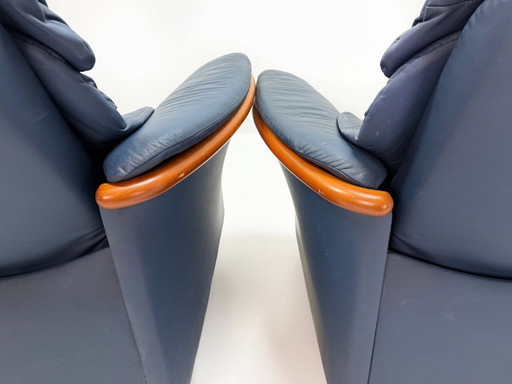 Ekornes Stressless — Set van twee verstelbare draaibare fauteuils — Blauw leer & beukenhout