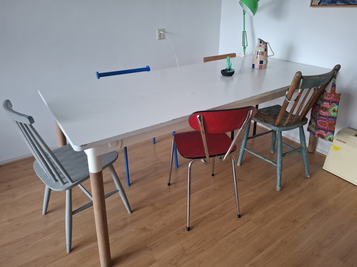 Muuto adaptable table