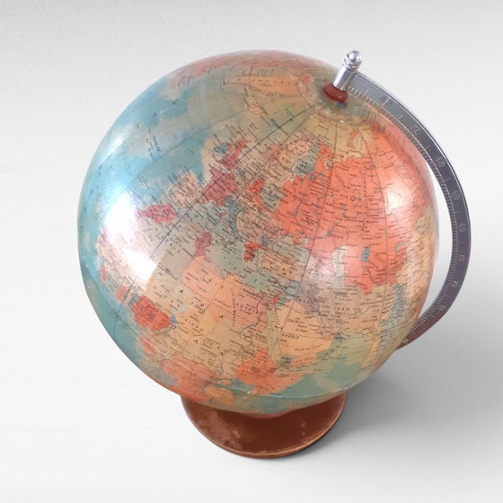 Image 1 of Globe vintage Räth en papier mâché, RDA 1975, H45D35