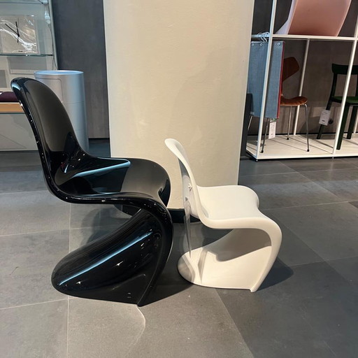 Vitra Panton Classic eetkamerstoel met Junior eetkamerstoel (set van 2) – eetkamerstoelen (photo 2 of 3)
