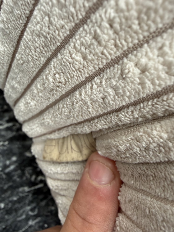 Image 1 of Ligne Roset Togo 3zit met poef (ottoman) in Beige Ribcord (Velours côtelé) 10/10 staat!!