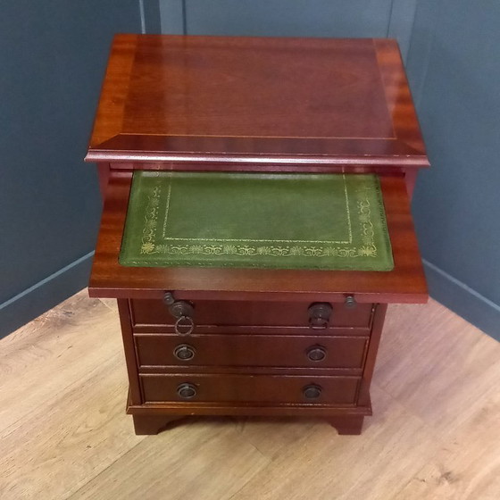 Image 1 of Kleine Vintage Bachelors cabinet