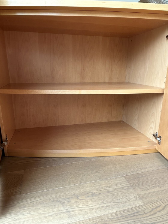 Image 1 of Un Buffet Modern en Bois Claire Massif