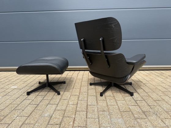 Image 1 of 2x Original Vitra Eames Lounge chair + Ottoman Full Black version in MINT CONDITION!!