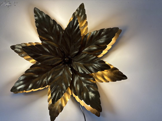 Image 1 of Lampada da parete a forma di fiore fiorentino dorata, W. Müller Monaco (anni '60)