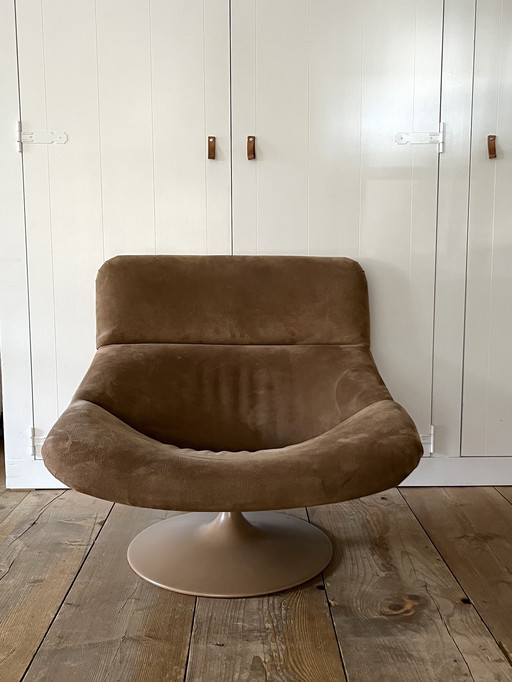 Geoffrey Harcourt F520 Artifort Swivel Armchair