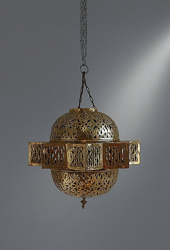 Image 1 of Lampada a sospensione in filigrana orientale fatta a mano