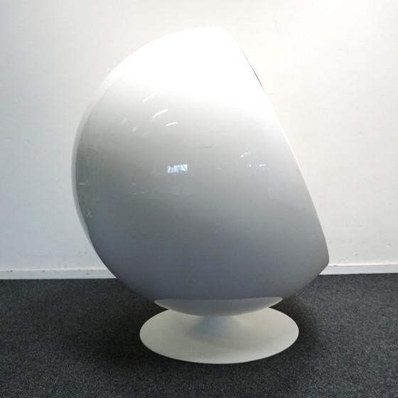 Image 1 of Eero Aarnio Originals Ball Chair Design Armchair | Blue/White