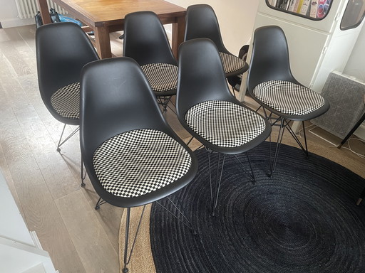 6x Vitra Stoel Eames Dsr Basis Donker Gestoffeerd