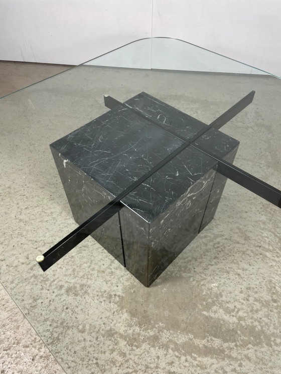 Image 1 of Couchtisch aus Marmor, italienisches Design aus den 1970er Jahren