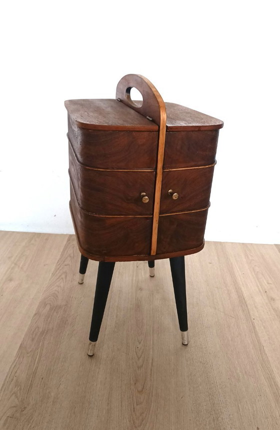 Image 1 of Näh- oder Aufbewahrungsbox im dänischen Design