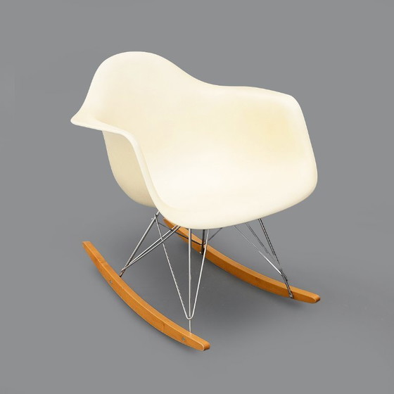 Image 1 of Sedia a dondolo “RAR” di Charles & Ray Eames per Vitra, anni '50