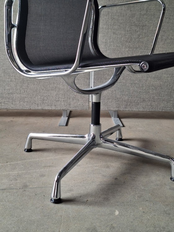 Image 1 of Vitra Eames Aluminium Chair EA 108