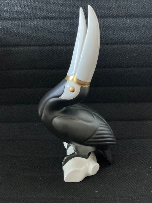 - el TUCÁN - un atractivo visual (del HALCÓN)