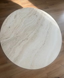 Mesa de centro GUBI Epic de travertino