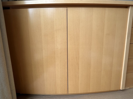 Image 1 of Un Buffet Modern en Bois Claire Massif