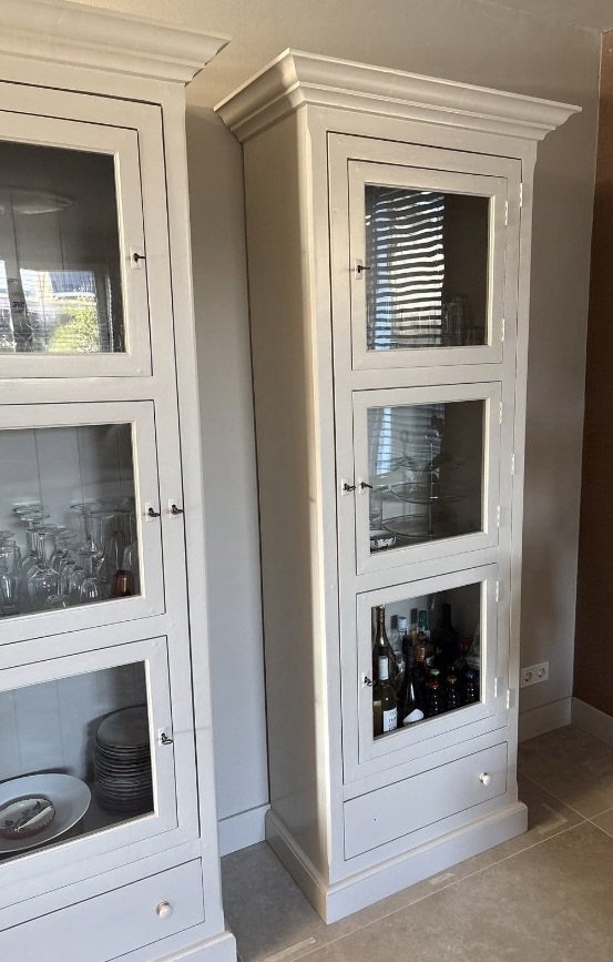 Mooie en stijlvolle set vitrinekast, Vitrinekasten, Hout, Glas, Taupe (foto 6 van 10)