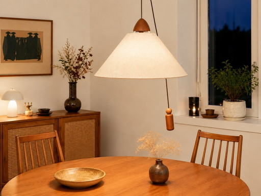 Lampada a sospensione vintage DOMUS 2435 Rise & Fall – Legno e tessuto – Design tedesco di metà secolo (photo 2 of 10)