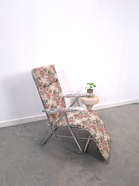 New 70s Italian adjustable and foldable garden lounger with flowers – Garden chairs, Textile (photo 3 of 12)
