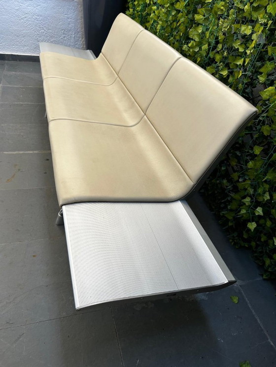 Image 1 of Panca in pelle a 3 posti + 2 comodini
