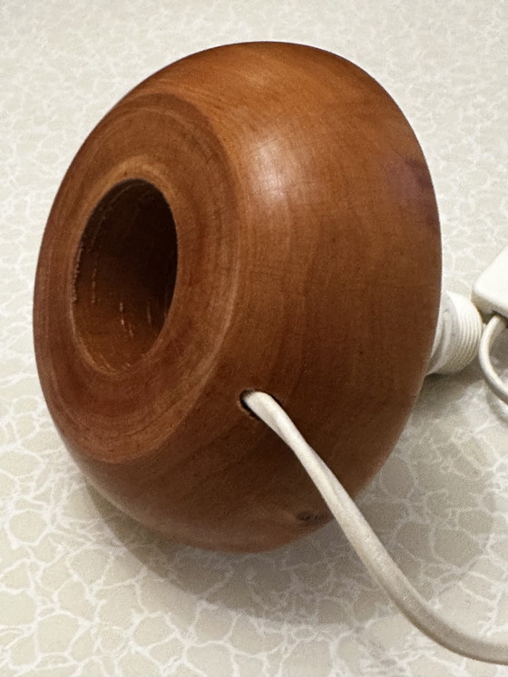 Small Turned Solid Wood Table Lamp – 80s – Vintage (photo 7 of 10)