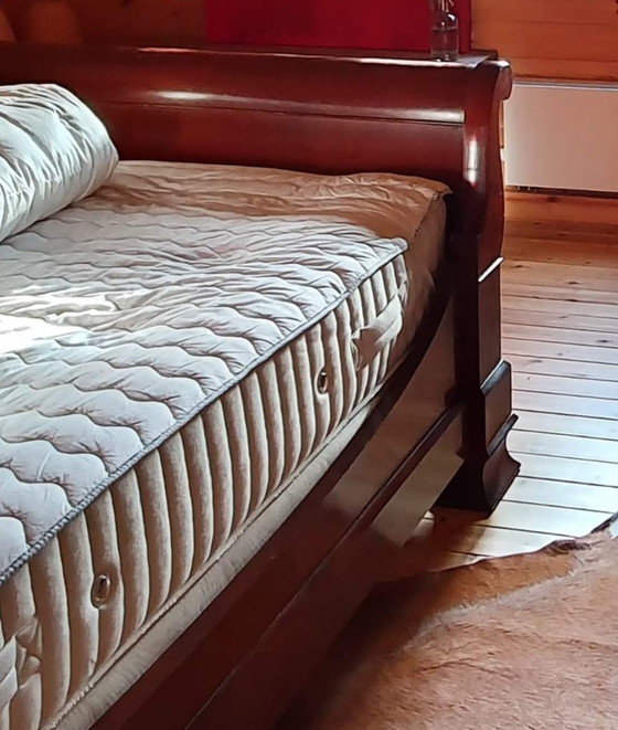 Ralph Lauren Mahony sleigh bed with high headboard, Ralph Lauren Home, Double beds, Wood, Brown, Klassiek (photo 6 of 10)