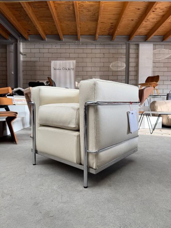 Image 1 of Poltrona Cassina LC2 in pelle bianco sporco