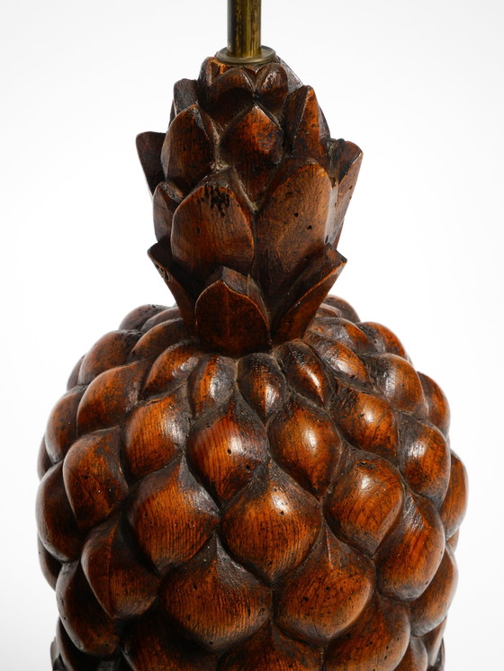 Image 1 of Pareja de grandes lámparas de sobremesa "Piña" de madera de pino teñida, muy decorativas, de estilo Mid Century Modern.