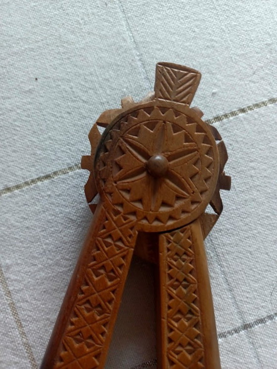 Vintage Scandinavische Handgesneden Houten Notenkraker. '50-'60 – Keukenaccessoires, Wood (photo 3 of 7)