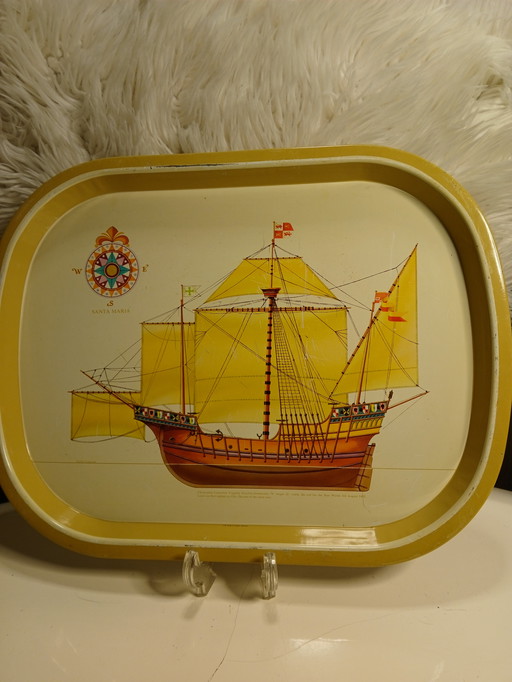 Vassoio di metallo con Santa María di Keith Cresswell