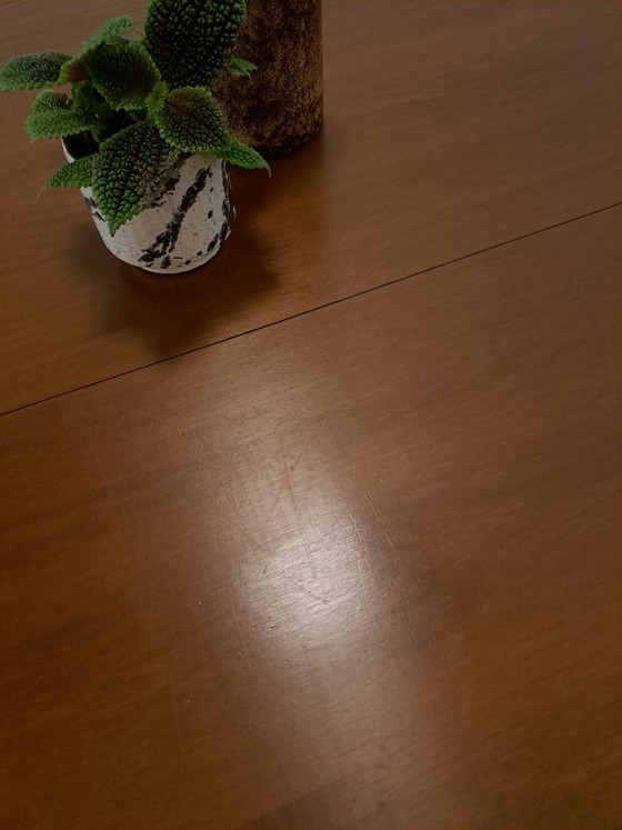 Image 1 of Round extendable dining table Thonet