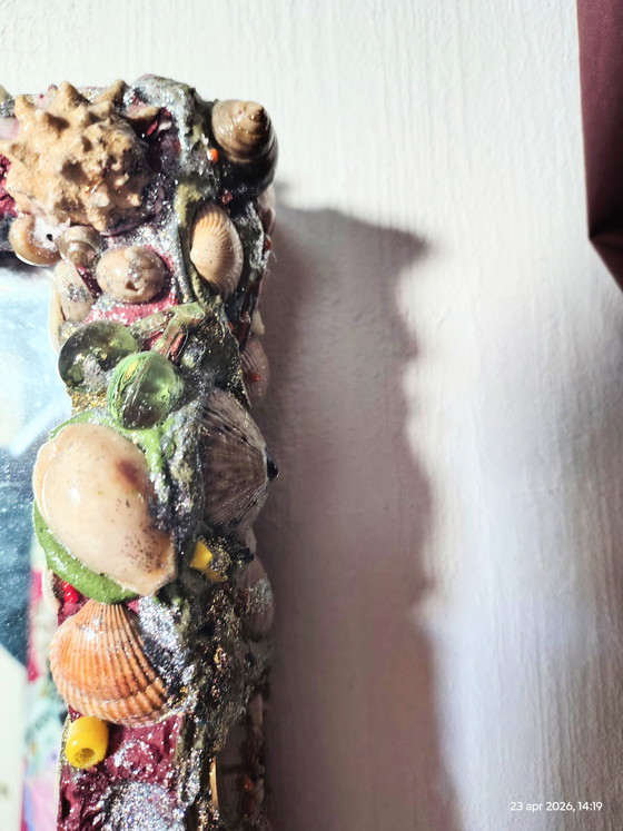 Image 1 of mirror with shell rim