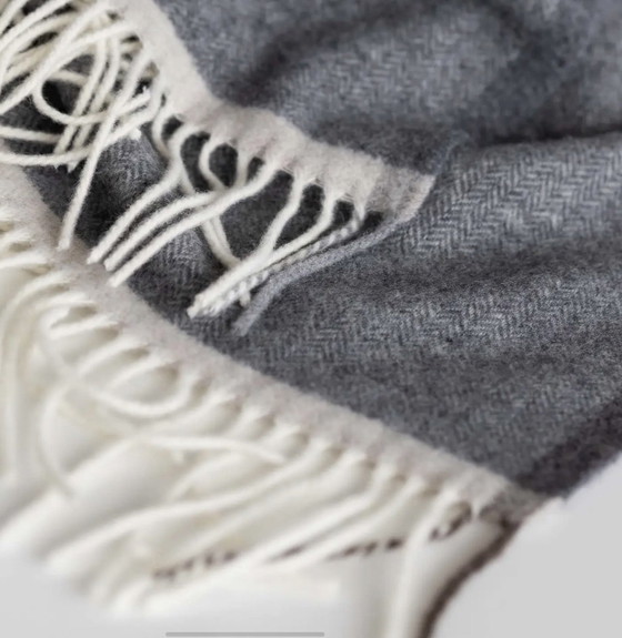 Douillet Cashmere and Merino Wool Throw, Grey, Decorative Objects (photo 3 of 5)
