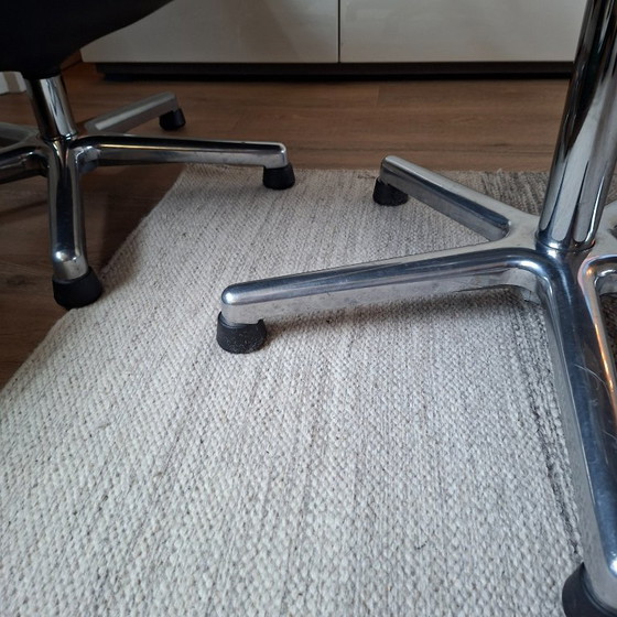 Image 1 of Atrifort-Sessel und passender Hocker, Leder