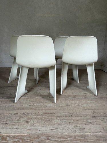 Sedie Kangourou bianche vintage di Ernst Moeckl – Chaise longue, Space Age (photo 4 of 28)