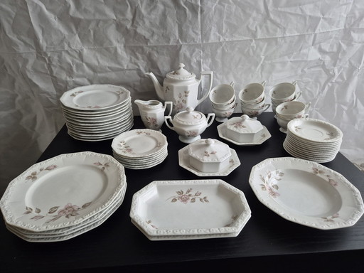 Beautiful Rosenthal Maria dinnerware set - classic, elegant and in beautiful condition!