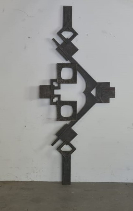 Image 1 of Brutalist wandsculptuur