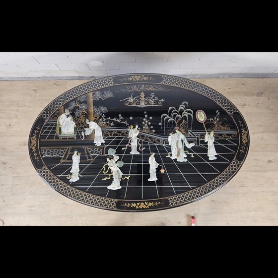 Image 1 of Vintage Ovale Chinese Eettafel  / Oosterse tafel (speksteen) / Chinoiserie / lakmeubel / lacquer / bohemian tafel